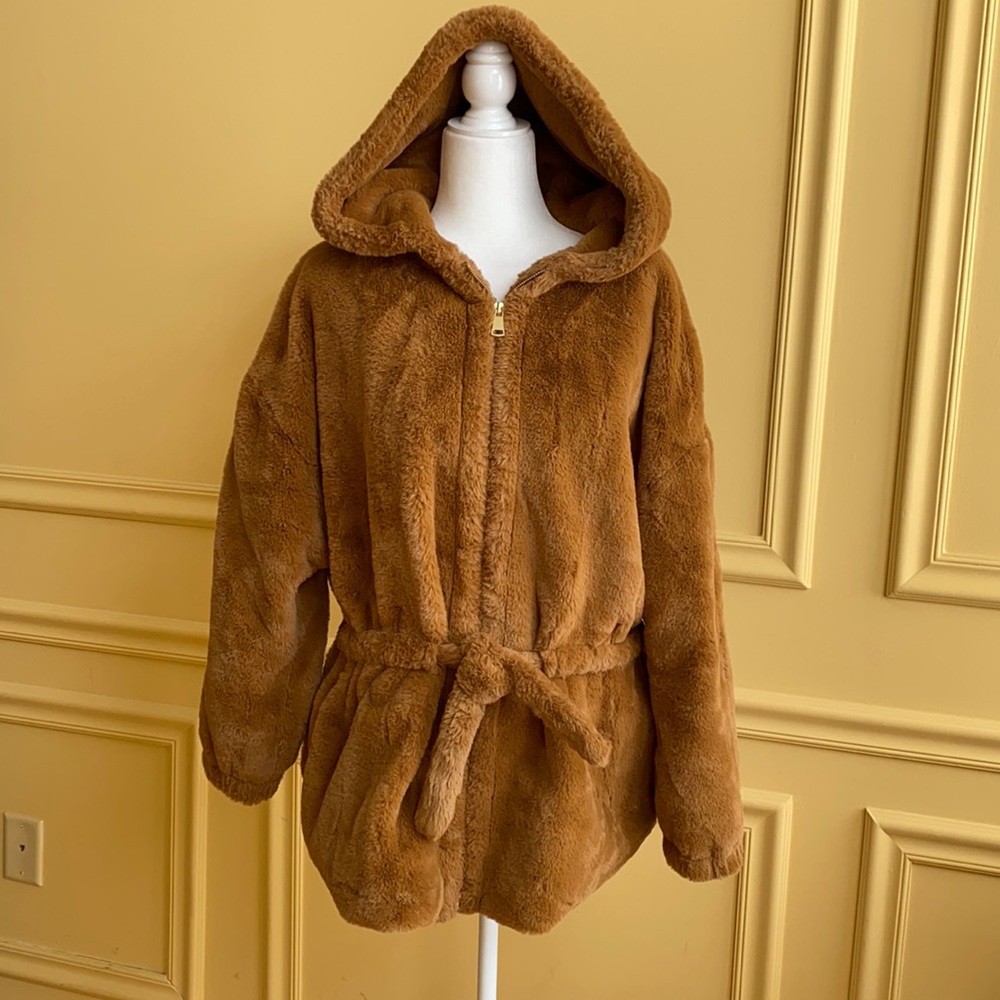 Urban Outfitters faux fur cozy Tie at the waist  Jacket, size medium